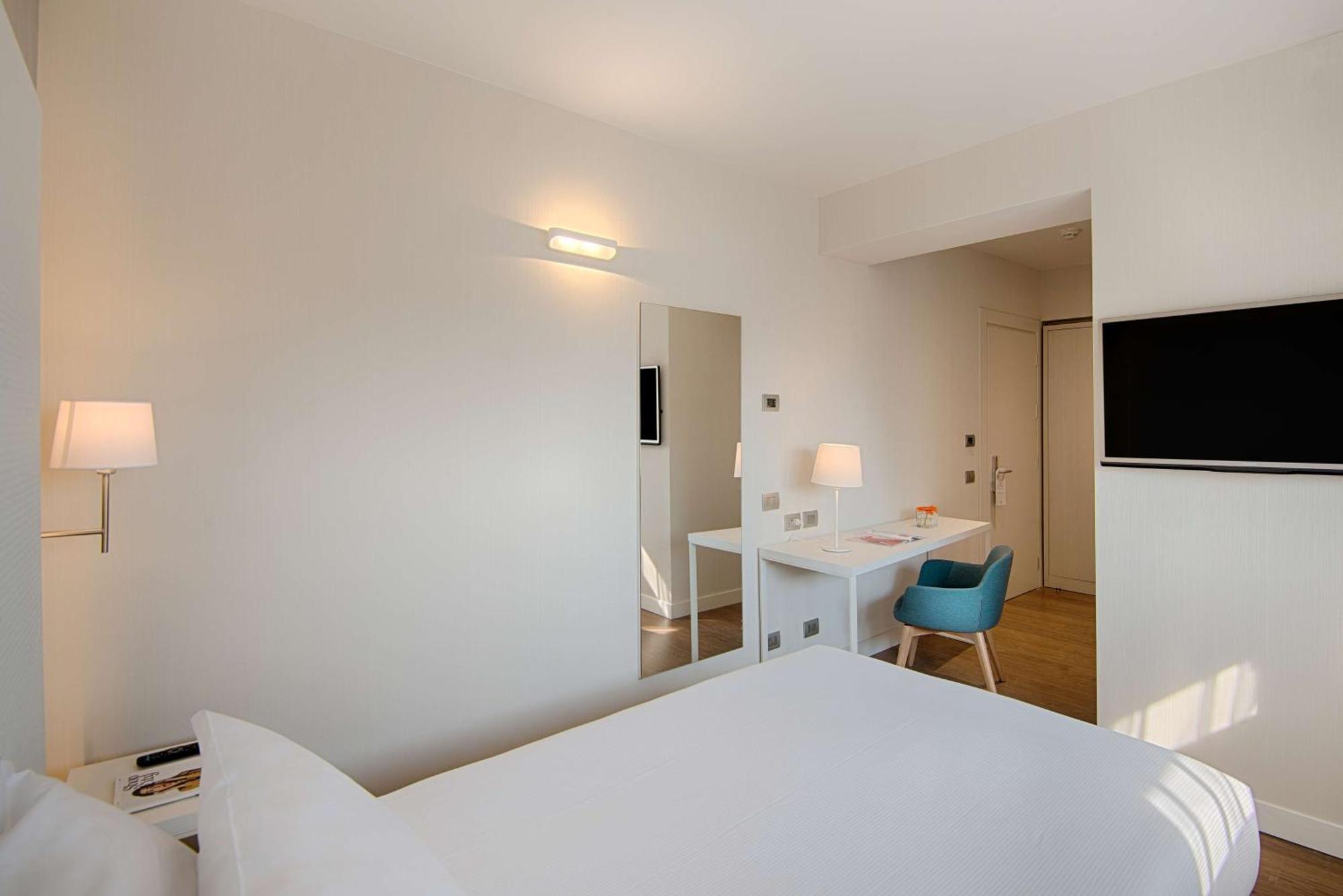 Standard Single Room,1722891258:JPEG